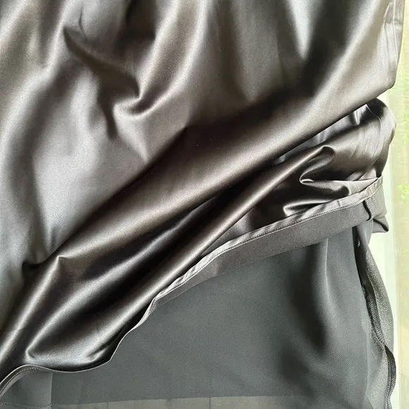 🆕 Walter Baker Daya Black Satin Slip Skirt Size 10