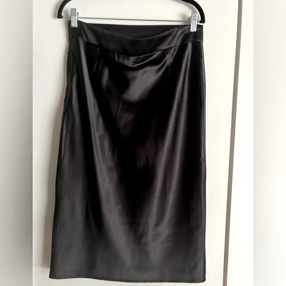 🆕 Walter Baker Daya Black Satin Slip Skirt Size 10