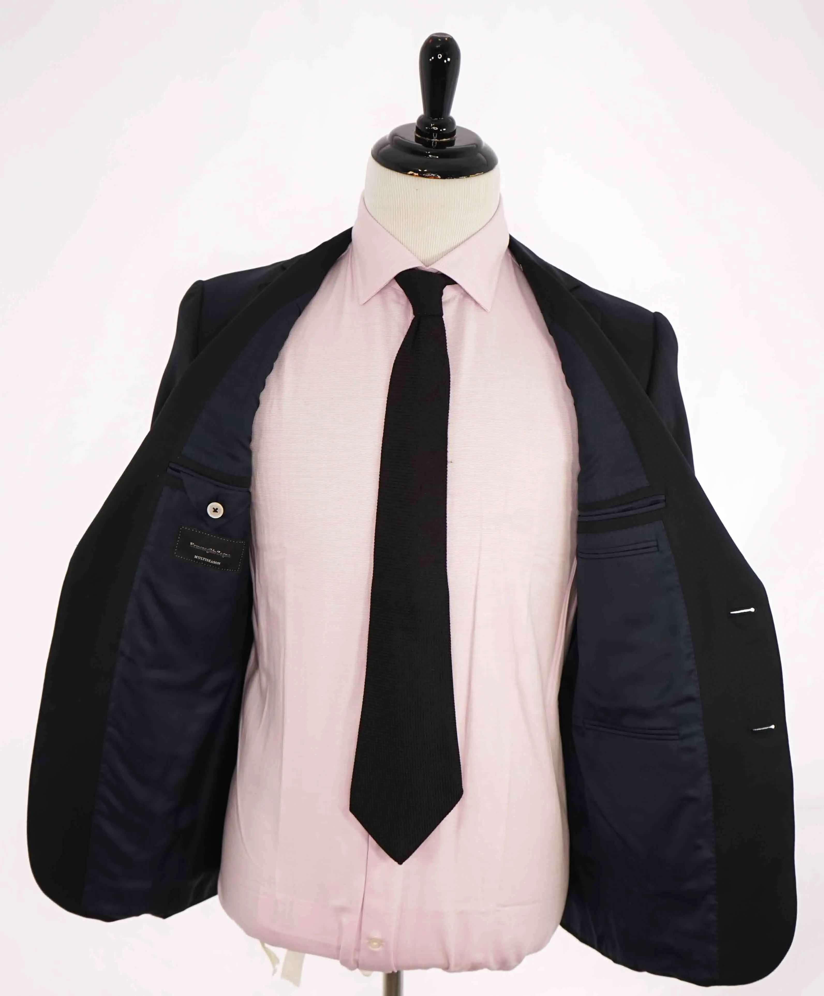 $3,250 ERMENEGILDO ZEGNA - "MULTISEASON" *Closet Staple* Navy Suit - 36S