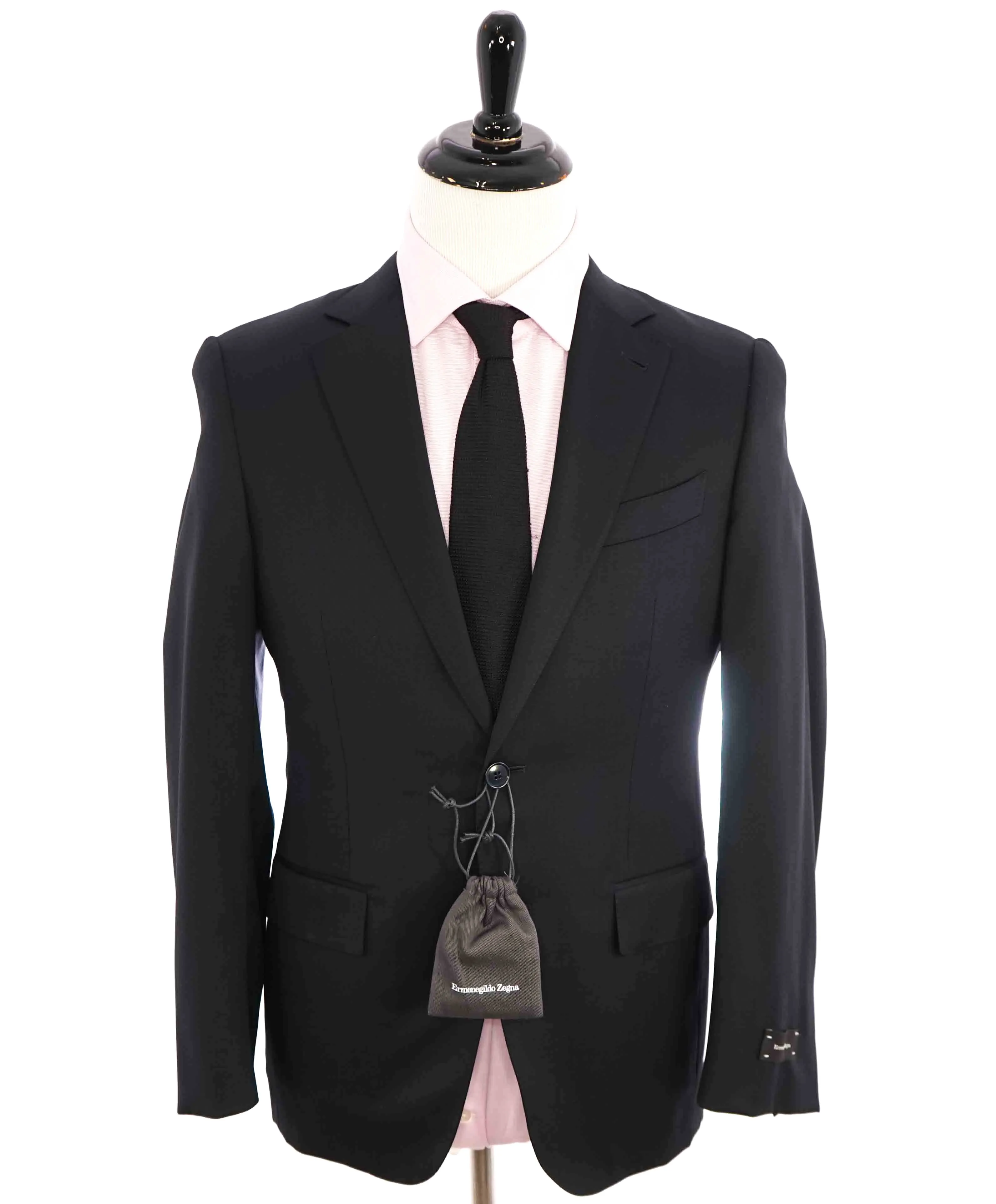 $3,250 ERMENEGILDO ZEGNA - "MULTISEASON" *Closet Staple* Navy Suit - 36S