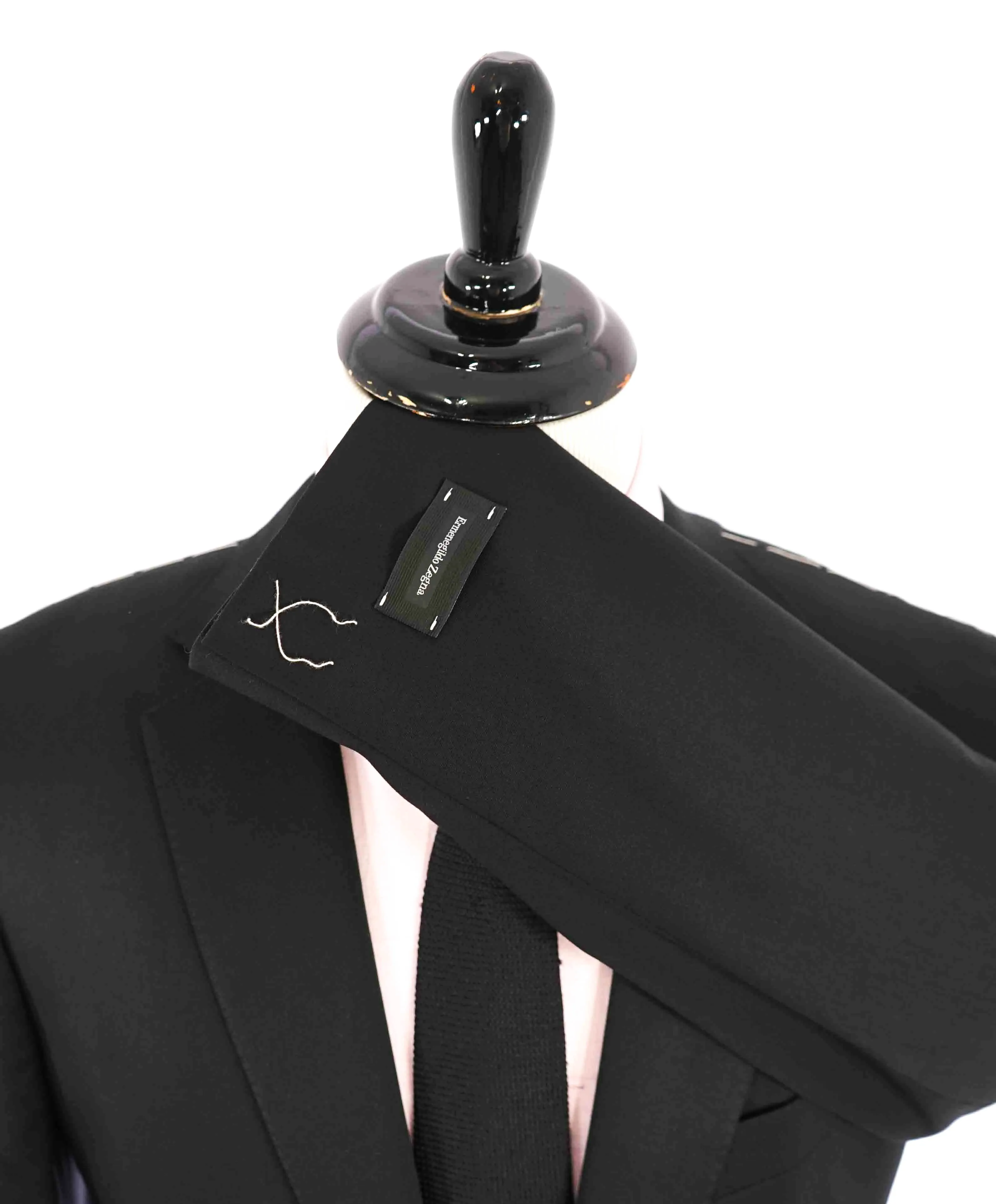 $3,995 ERMENEGILDO ZEGNA-"MULTISEASON" Notch Lapel Black Tuxedo-46R 37W