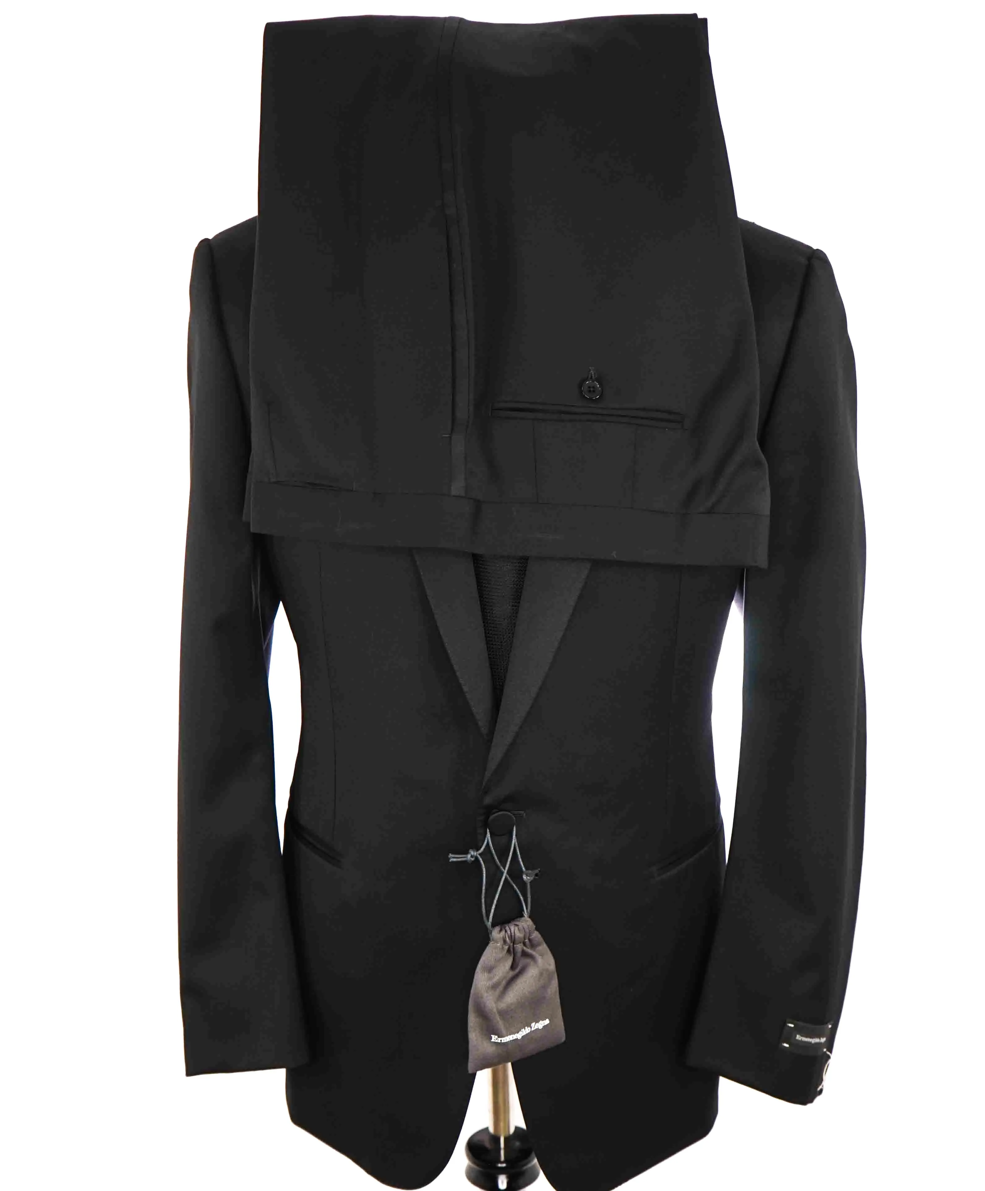 $3,995 ERMENEGILDO ZEGNA-"MULTISEASON" Notch Lapel Black Tuxedo-46R 37W