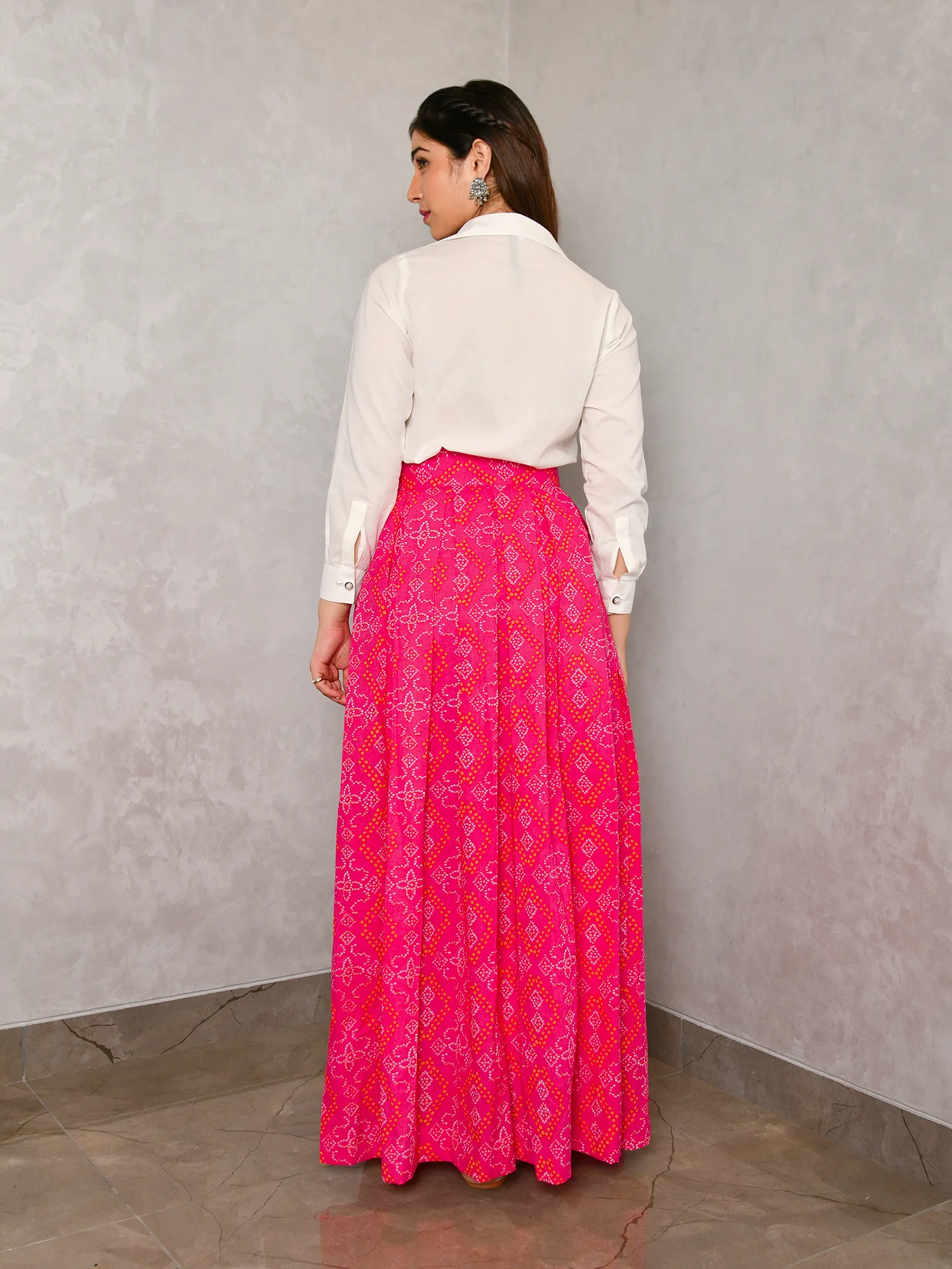 AAHELI LAASYA WHITE SHIRT & PRINTED BANDHANI SKIRT SET