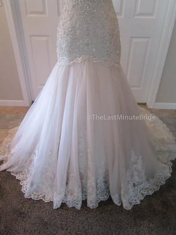 Allure Bridals 9325 size 16