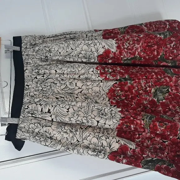 Anthro Mid Creation Skirt pleated Valentine's day! S M