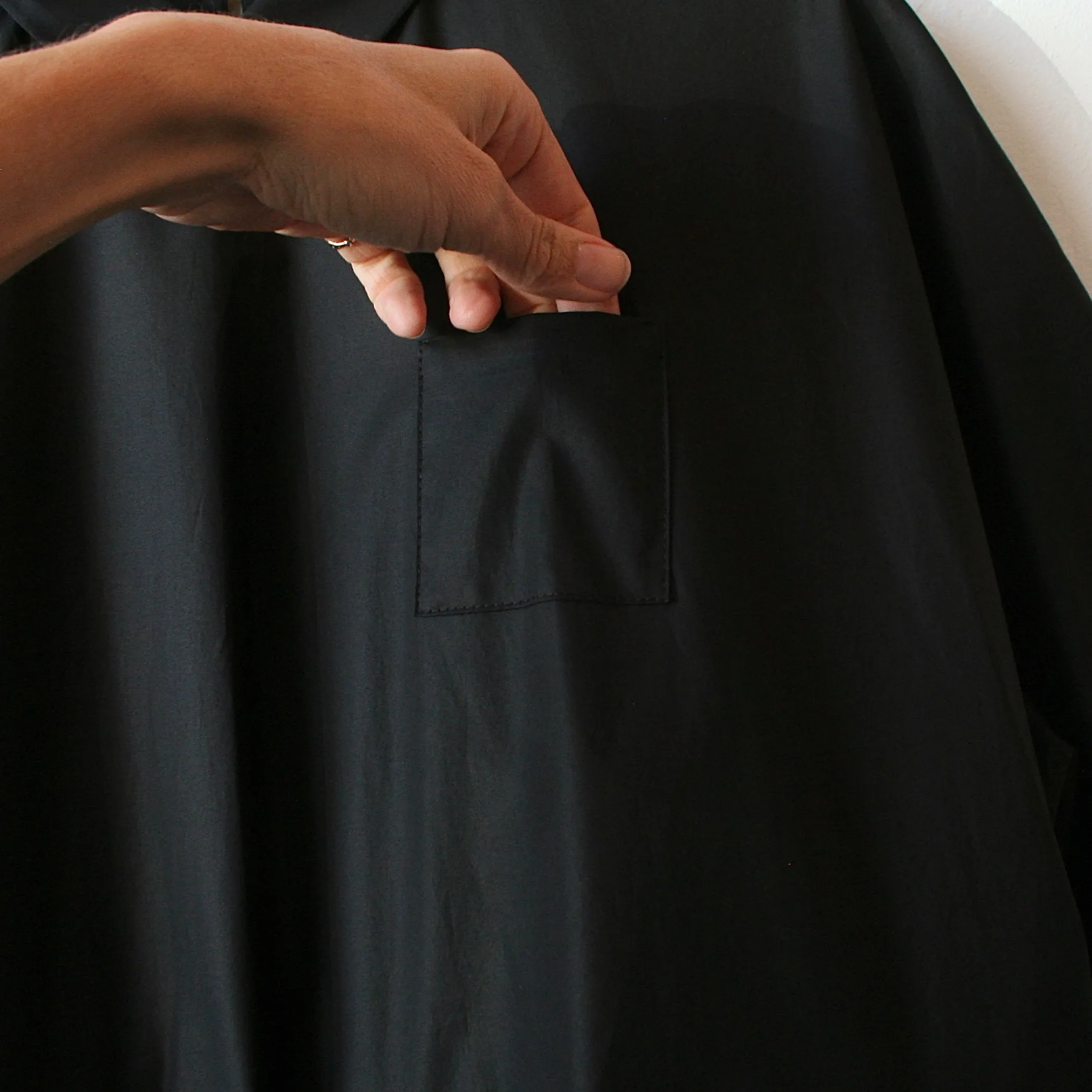 Apuntob Collar Dress - Black