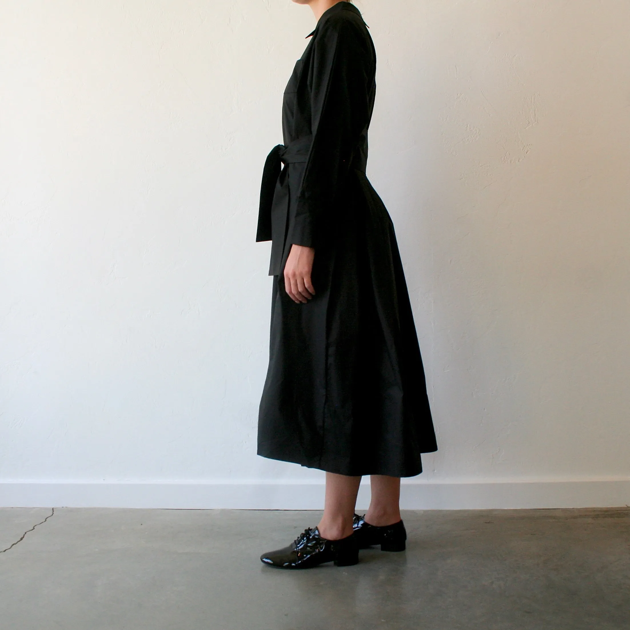 Apuntob Collar Dress - Black