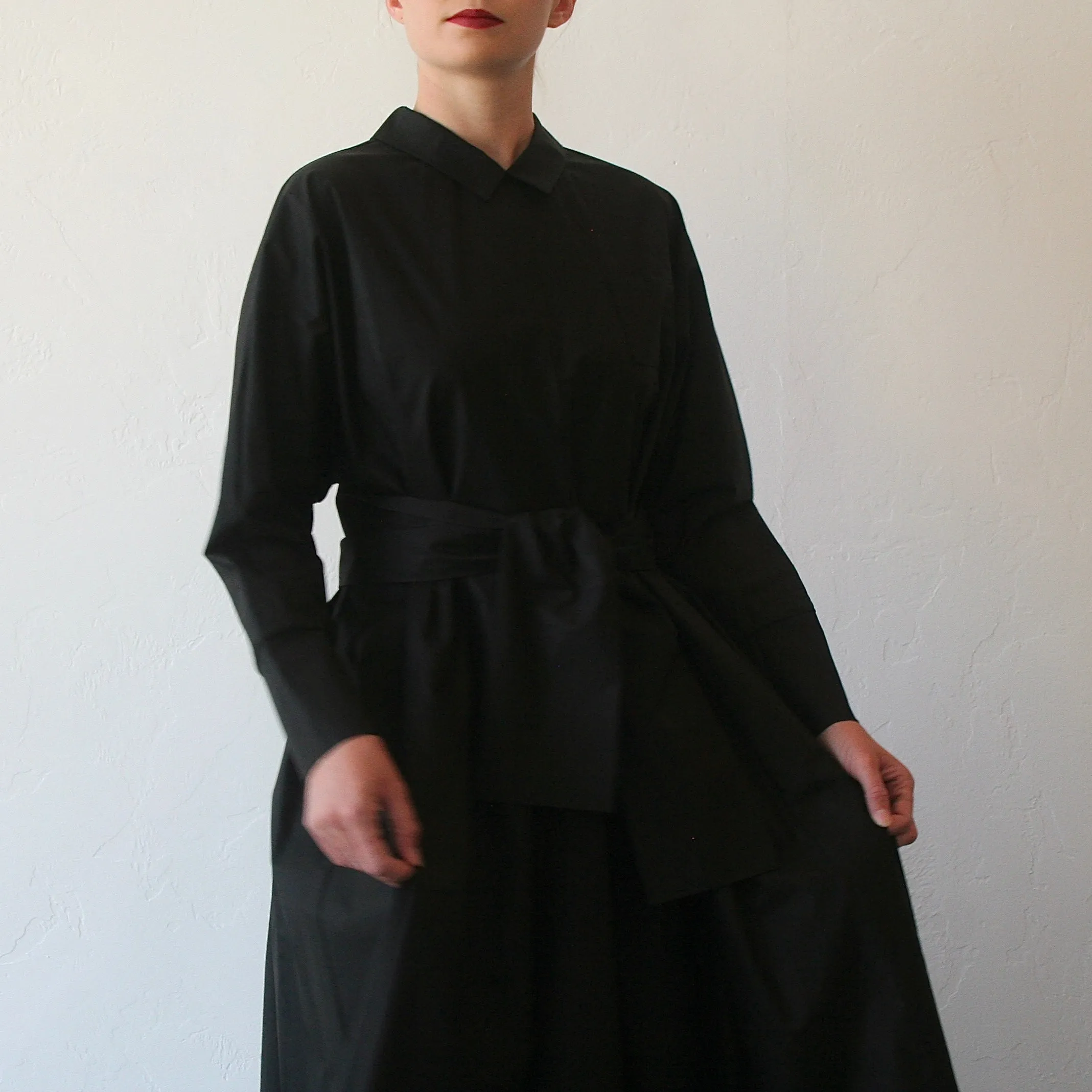 Apuntob Collar Dress - Black