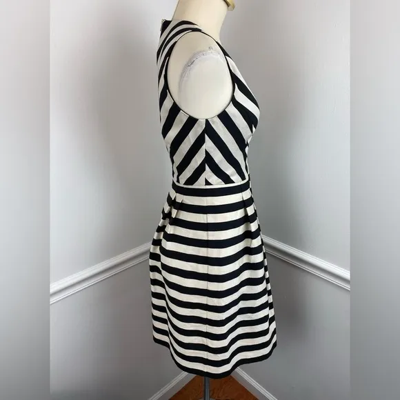 BANANA REPUBLIC Black &amp; Cream Striped Fit &amp; Flare Dress | Size 0