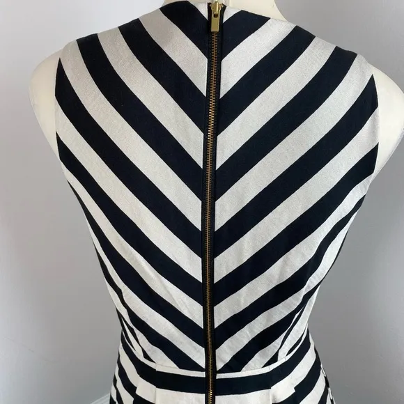 BANANA REPUBLIC Black &amp; Cream Striped Fit &amp; Flare Dress | Size 0