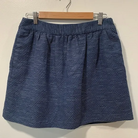 BANANA REPUBLIC navy stripped pleated A-line mini skirt