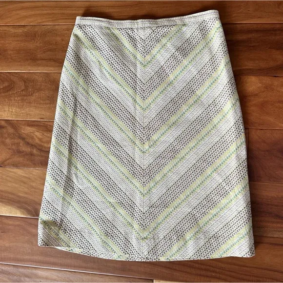 BCBGMaxAzria Tan Chevron A-Line Skirt size 0