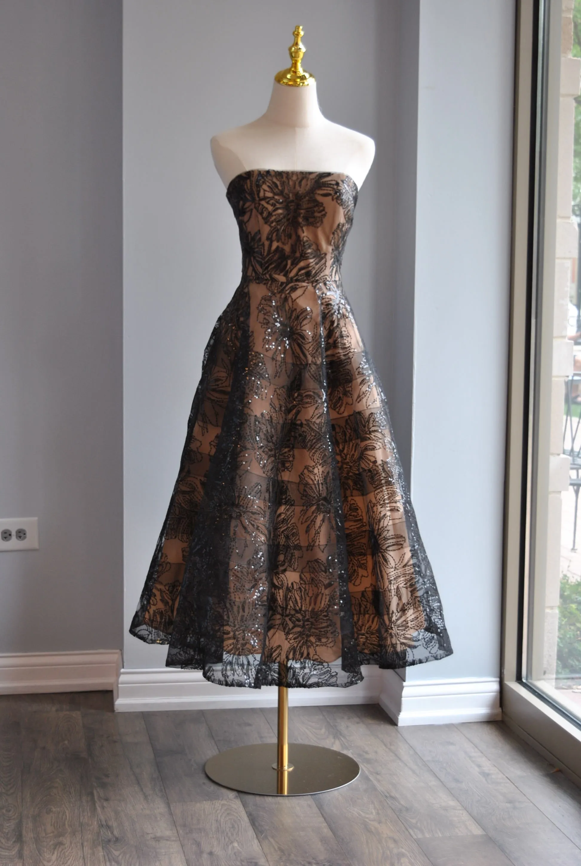BLACK AND BEIGE SEQUIN MIDI FIT AND FLAIR COCKTAIL DRESS
