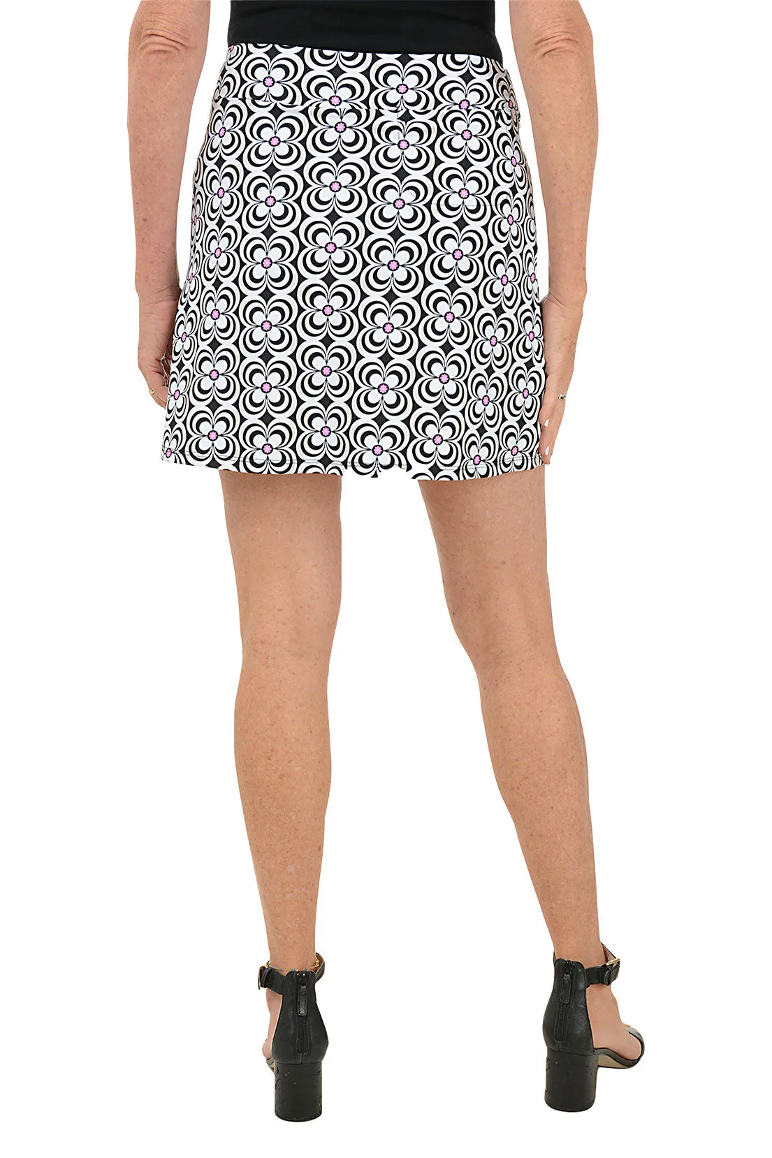 Black Optical Daisy UPF50  Pull-On Skort