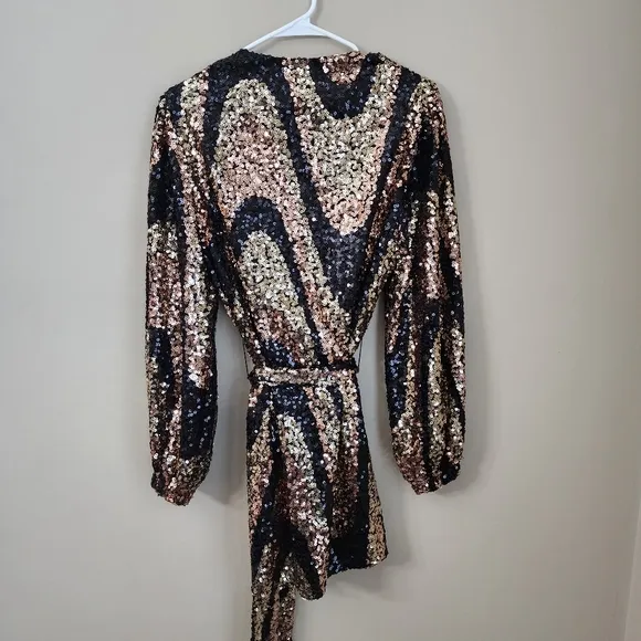 Buddy Love Size M Dress Black / Gold Sequins Loose Fit Wrap Dress Mid Thigh