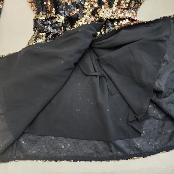 Buddy Love Size M Dress Black / Gold Sequins Loose Fit Wrap Dress Mid Thigh