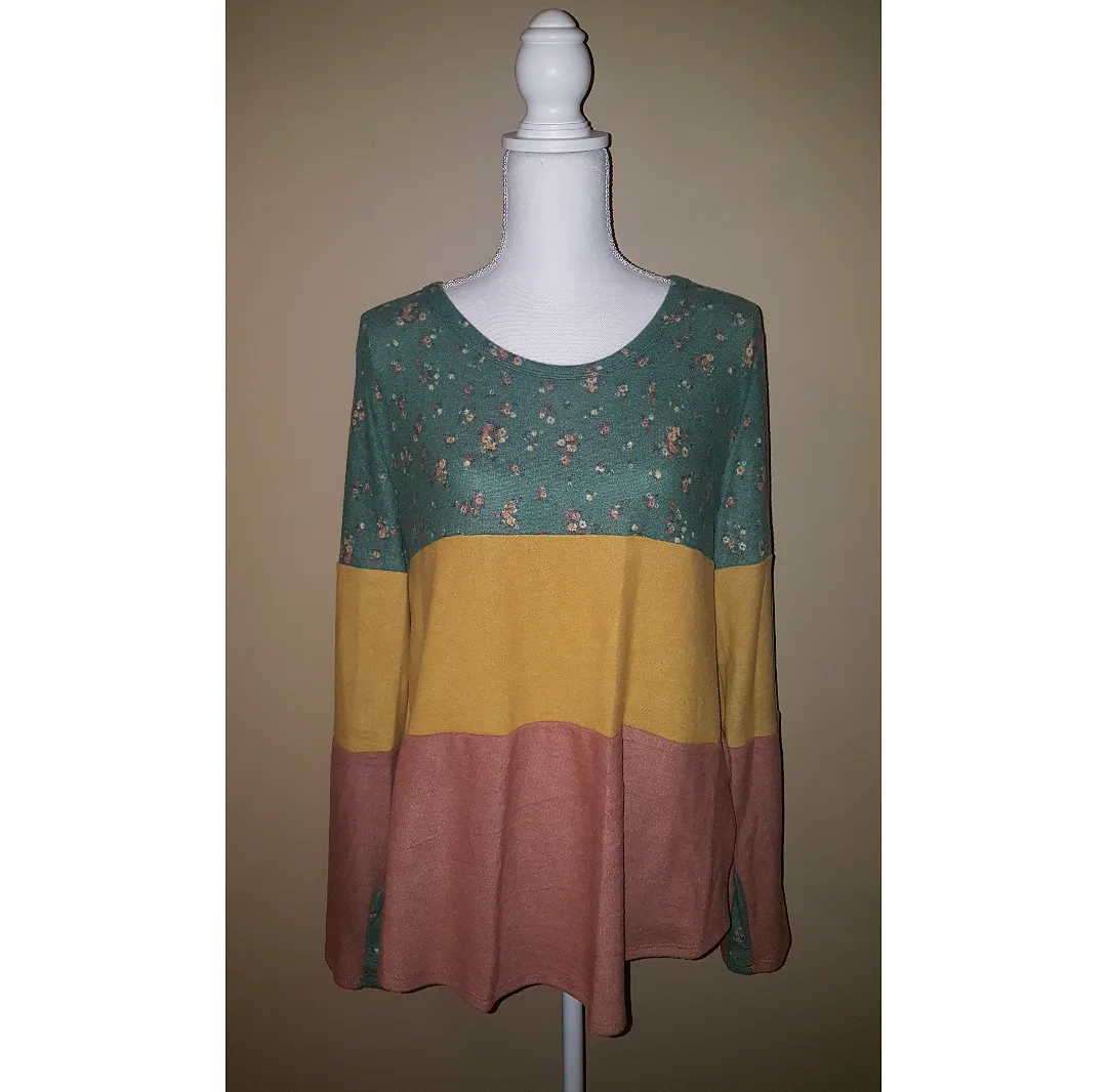 Color Block Long Sleeve Top
