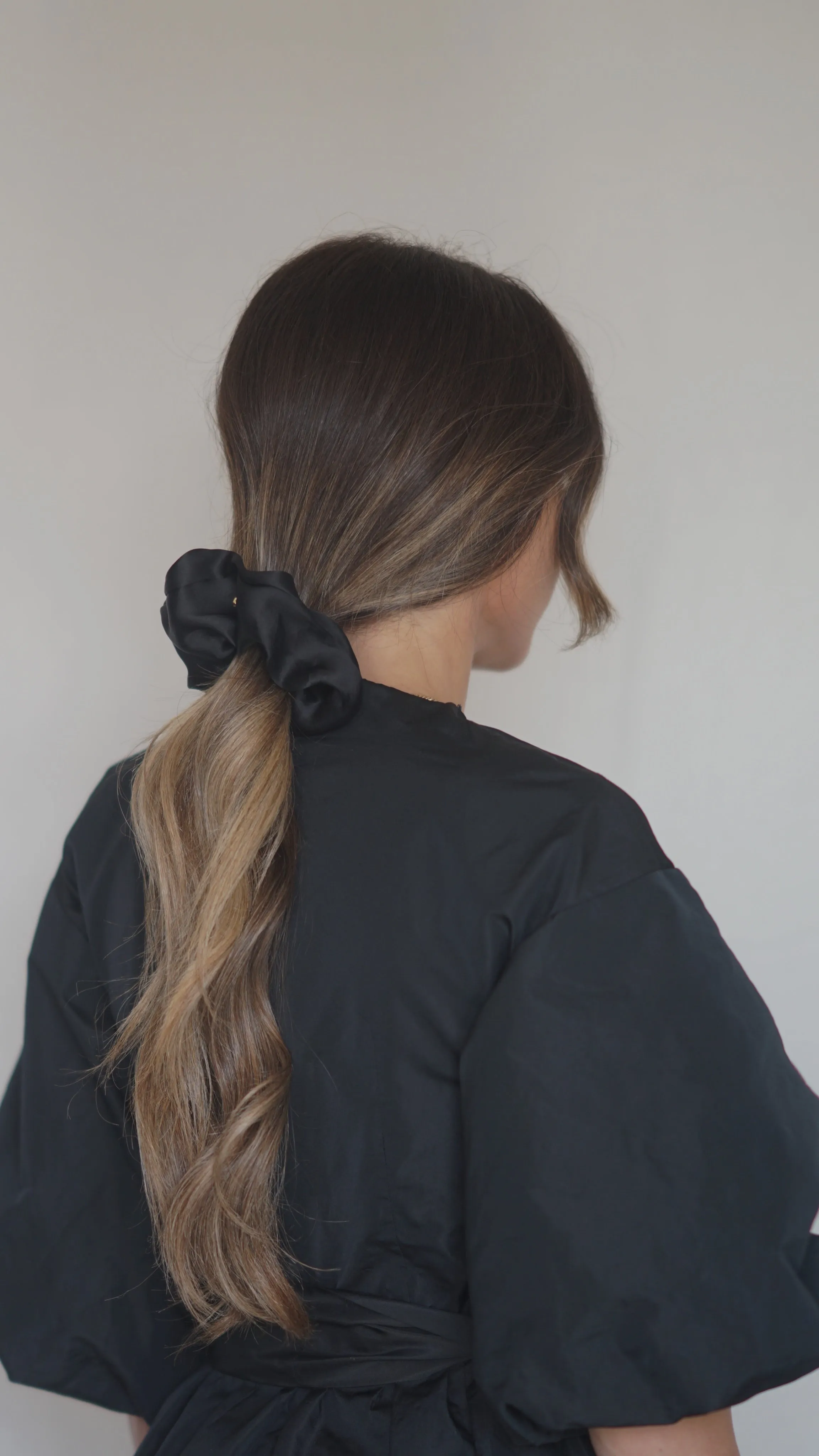 CORA PONY WRAP ORGANZA - BLACK