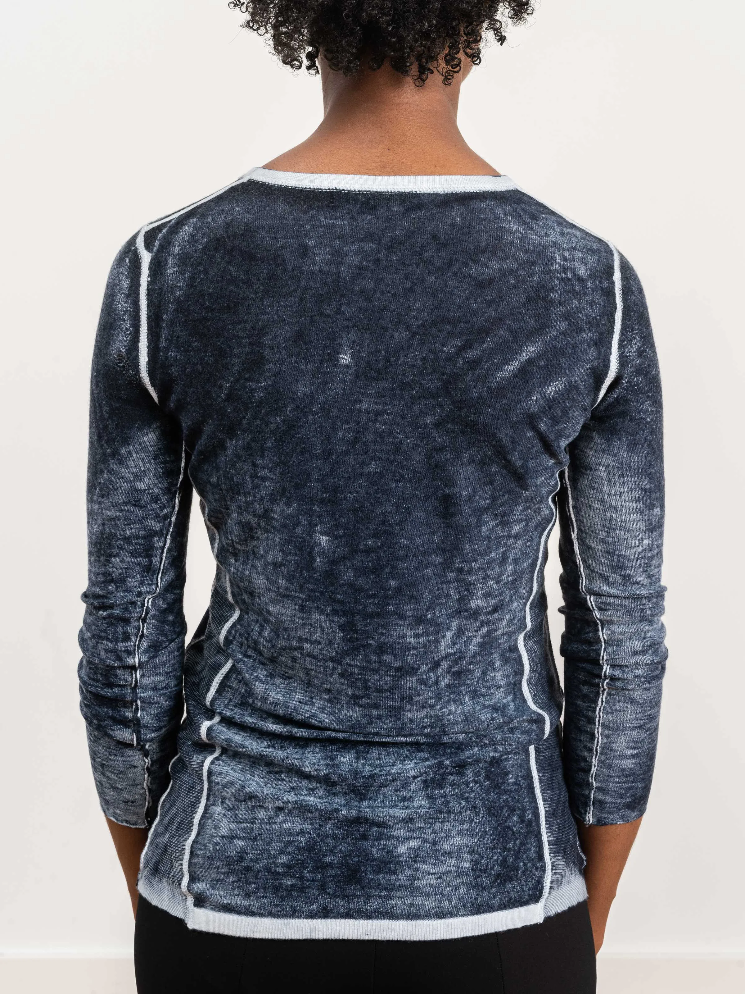 crewneck top