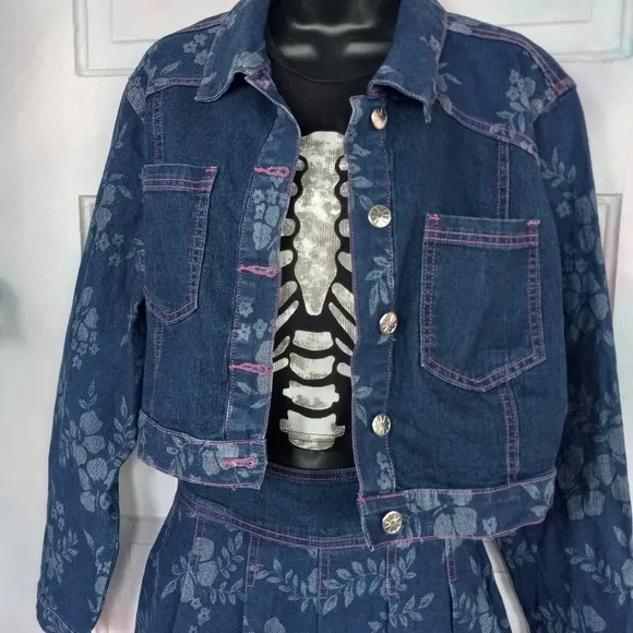 Delia*s NWT Coconut girl floral pattern Denim pleated set! Skirt &amp; jacket!