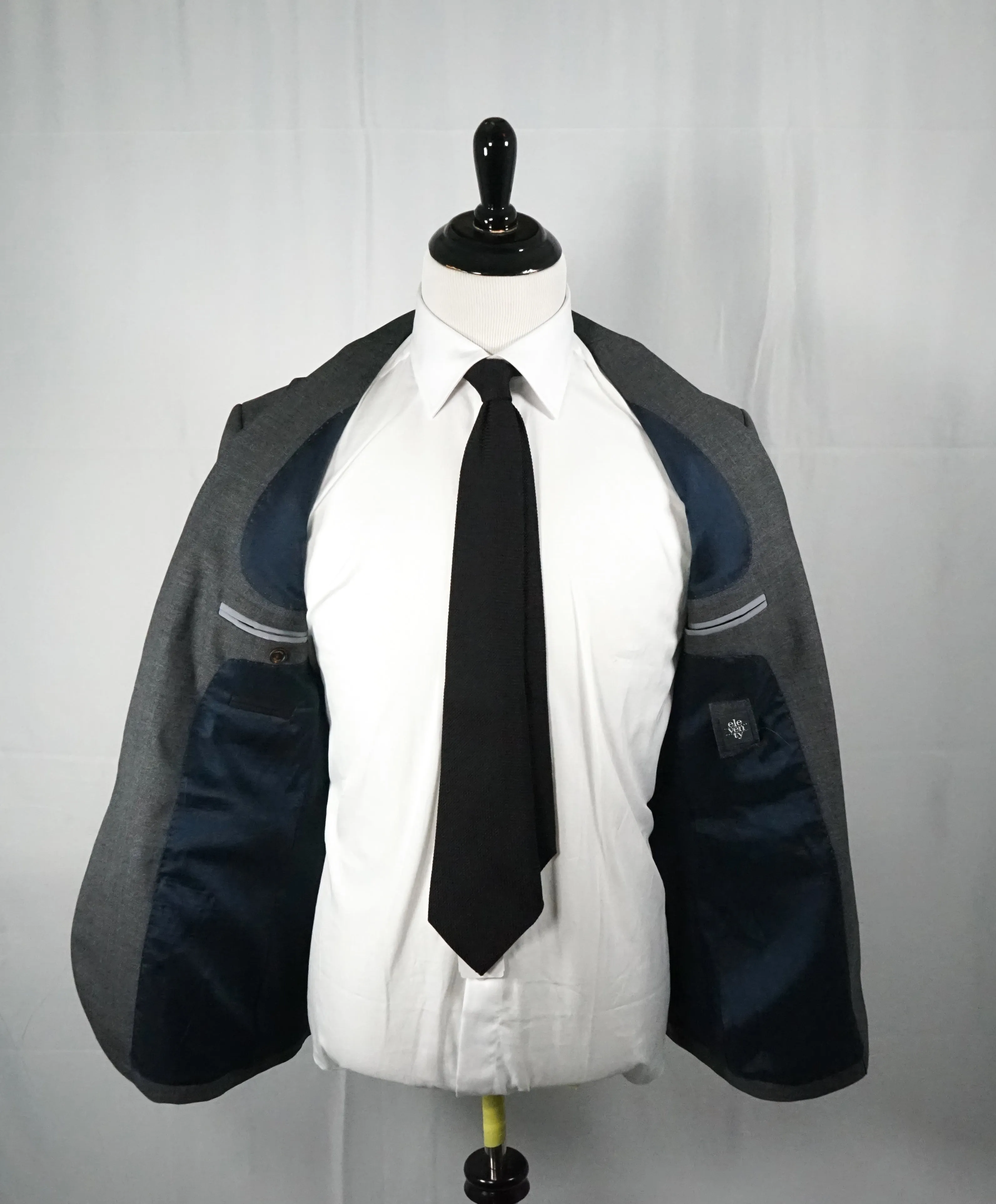 ELEVENTY - Semi-Lined Gray Suede Collar Notch Lapel Suit - 42R