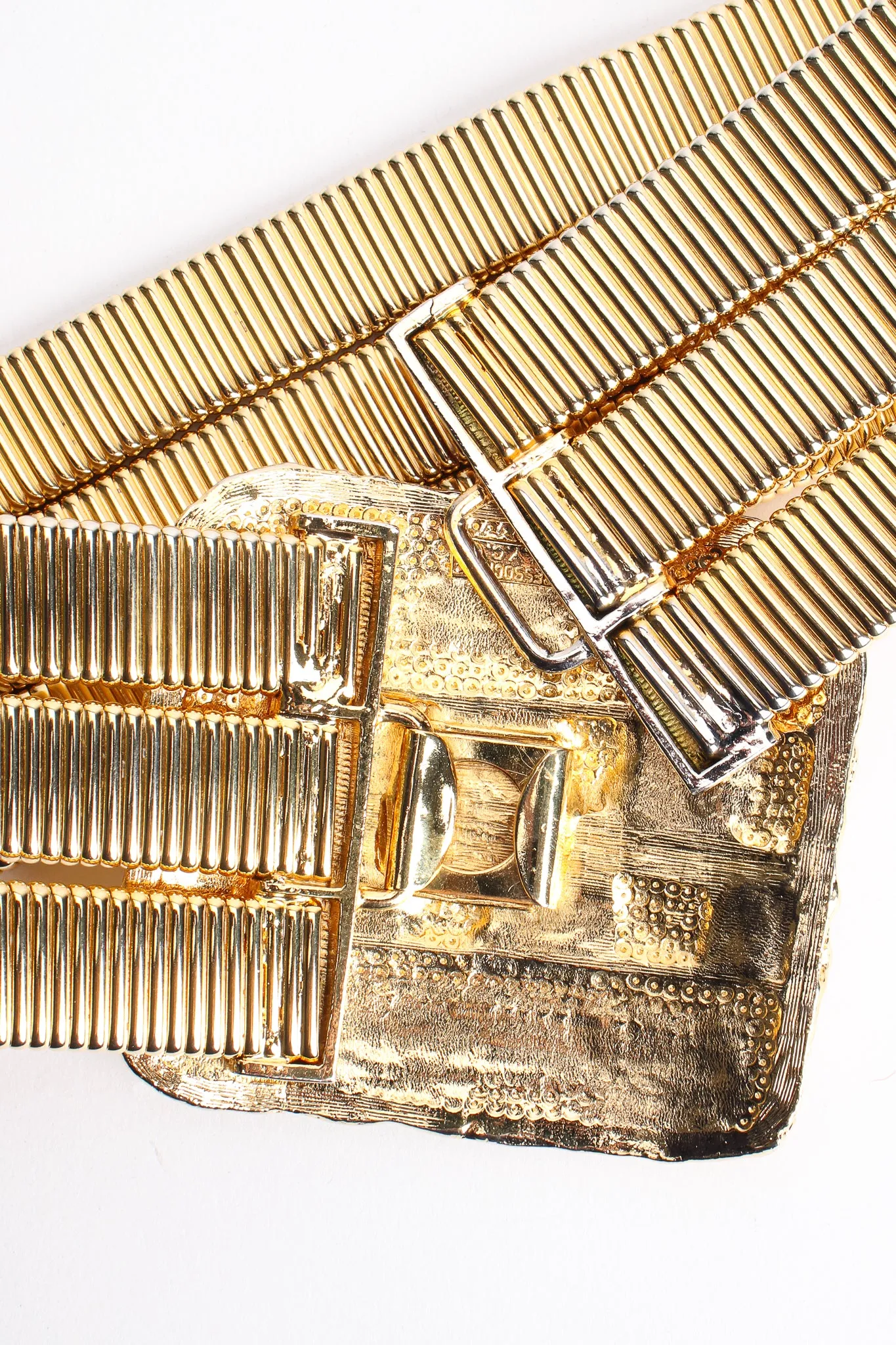 Fluted Cabochon Buckle Belt