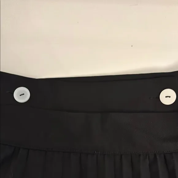 Gracia Long Black Pleated Skirt with Side Buckle – Size M