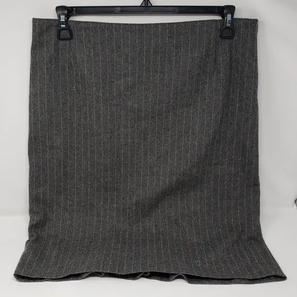 Gray Midi Side Zip Skirt.