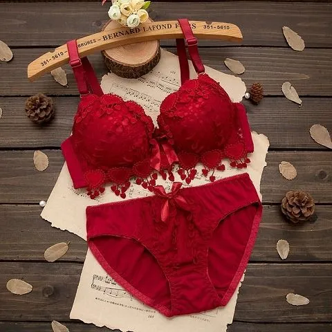 INSTOCK- Underwear and panties, push-up bra set