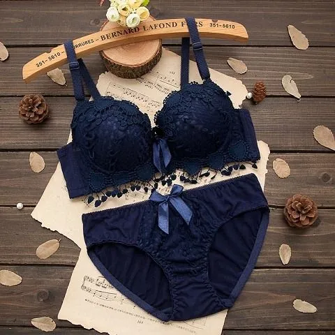 INSTOCK- Underwear and panties, push-up bra set