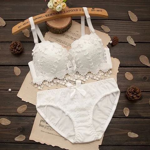 INSTOCK- Underwear and panties, push-up bra set