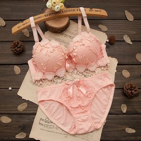 INSTOCK- Underwear and panties, push-up bra set