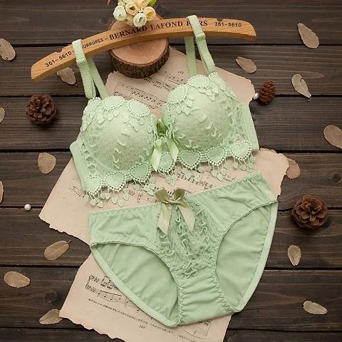 INSTOCK- Underwear and panties, push-up bra set
