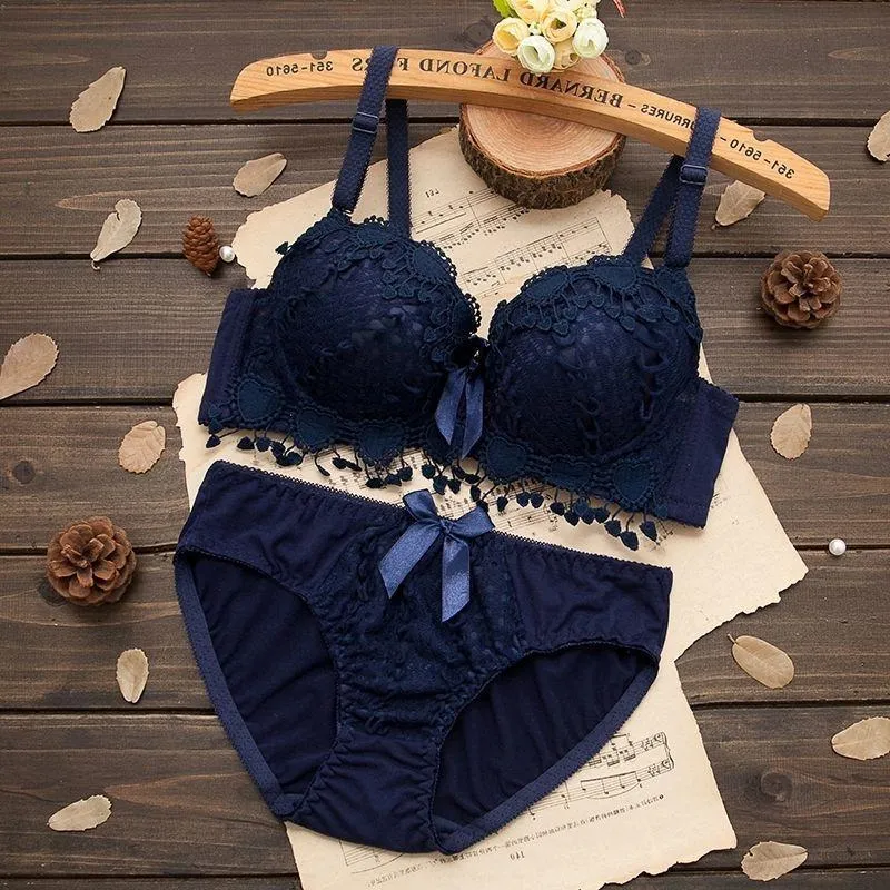 INSTOCK- Underwear and panties, push-up bra set