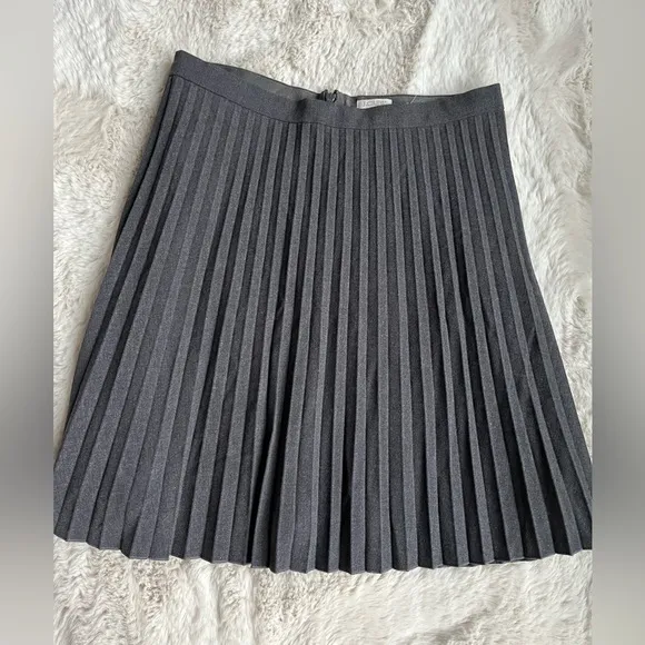 J Crew.  Grey pleated skirt.  Womens 2. NWT.