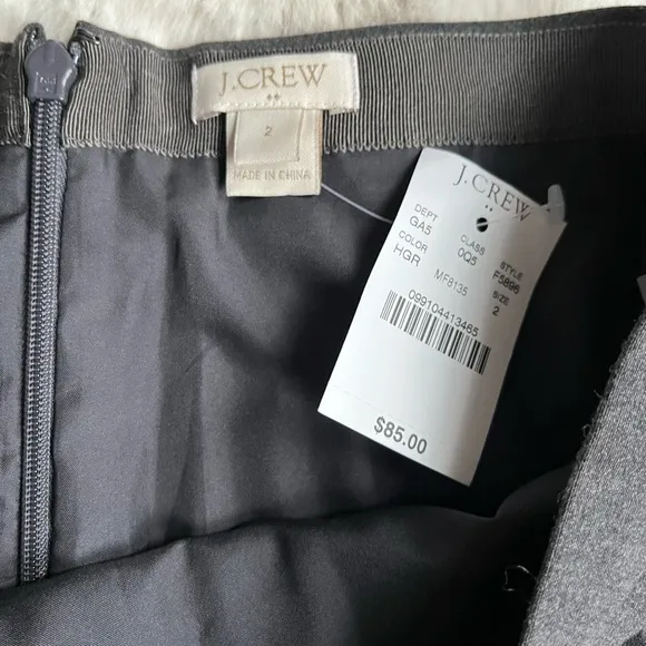 J Crew.  Grey pleated skirt.  Womens 2. NWT.