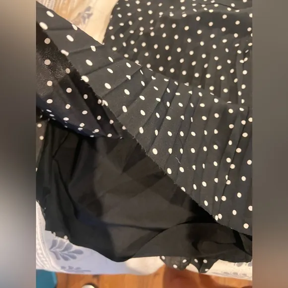 J crew pleated black and white polka dot circle skirt size 4 mini lined dotted