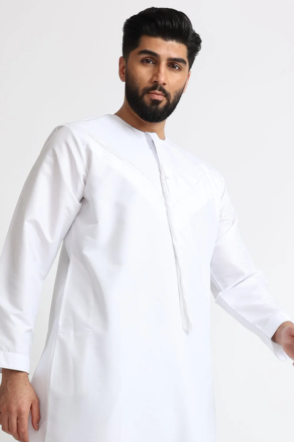 J101 White Pleated Emirati Thobe