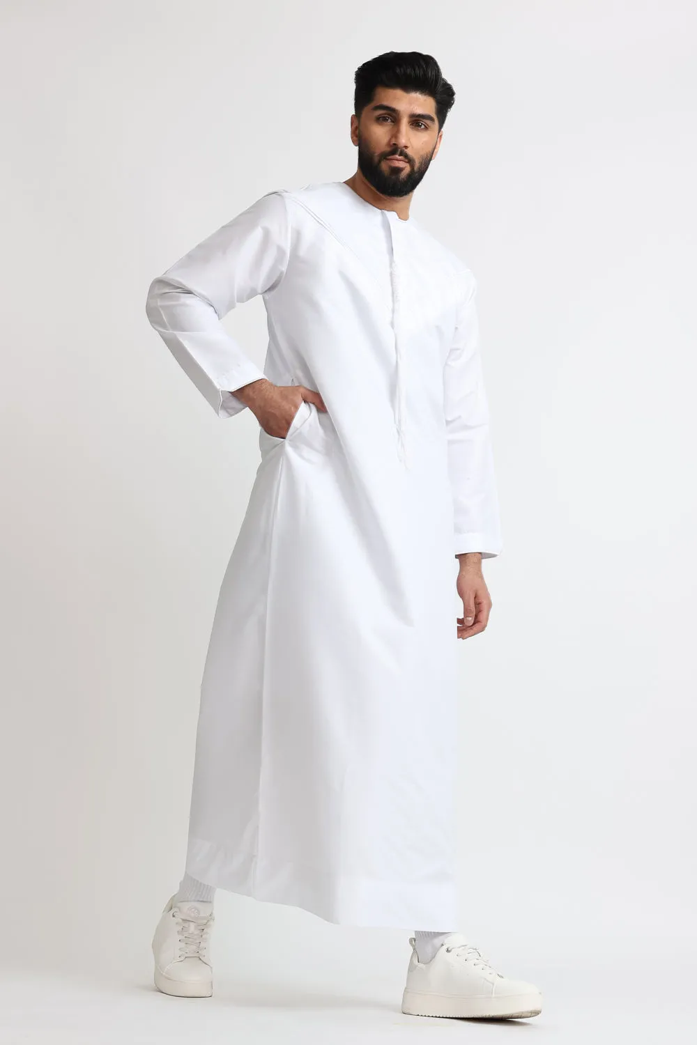 J101 White Pleated Emirati Thobe