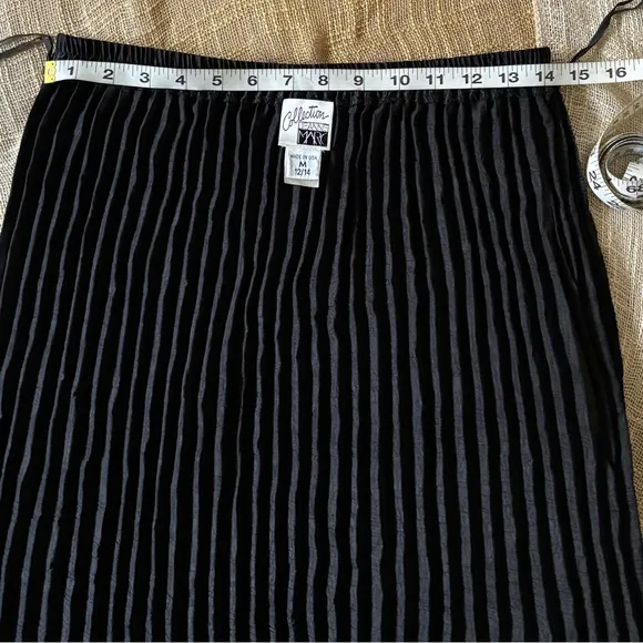 Jeanne Marc vintage sequined pleated skirt no lining M 12/14. Great condition.
