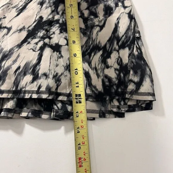 Lululemon Run Pace Setter Skirt Women’s 10  Granite Built In Shorts Pleated