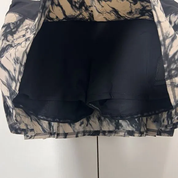 Lululemon Run Pace Setter Skirt Women’s 10  Granite Built In Shorts Pleated