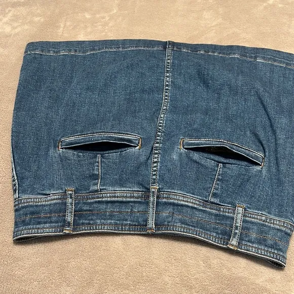 Madewell Stretch Denim A-Line Skirt with Patch Pockets