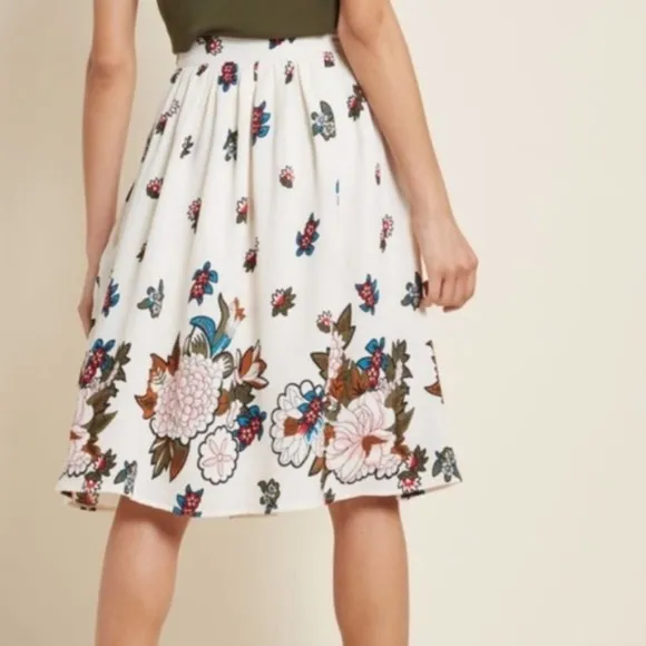 Modcloth White Floral A Line Swing Skirt NEW