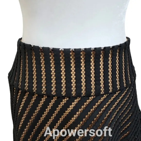 Neiman Marcus A-Line Crochet Layered Skirt w Nude Lining