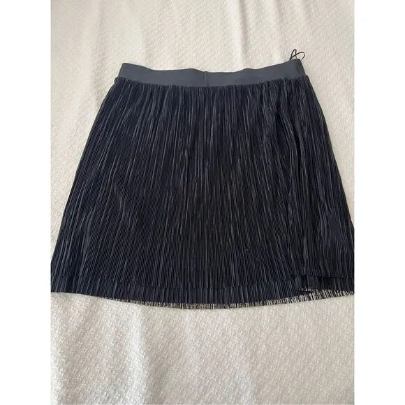 New Stella and Dot Reversible skirt silver and black fancy