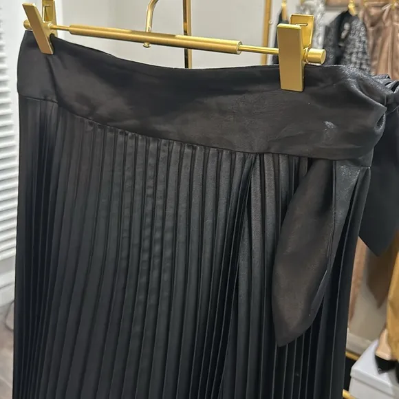 NWOT WHBW Metallic Pleated Wrap MIDI Skirt