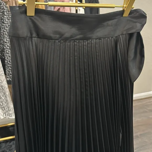 NWOT WHBW Metallic Pleated Wrap MIDI Skirt