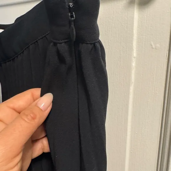 NWT black pleated Cinq A Sept midi skirt size 12