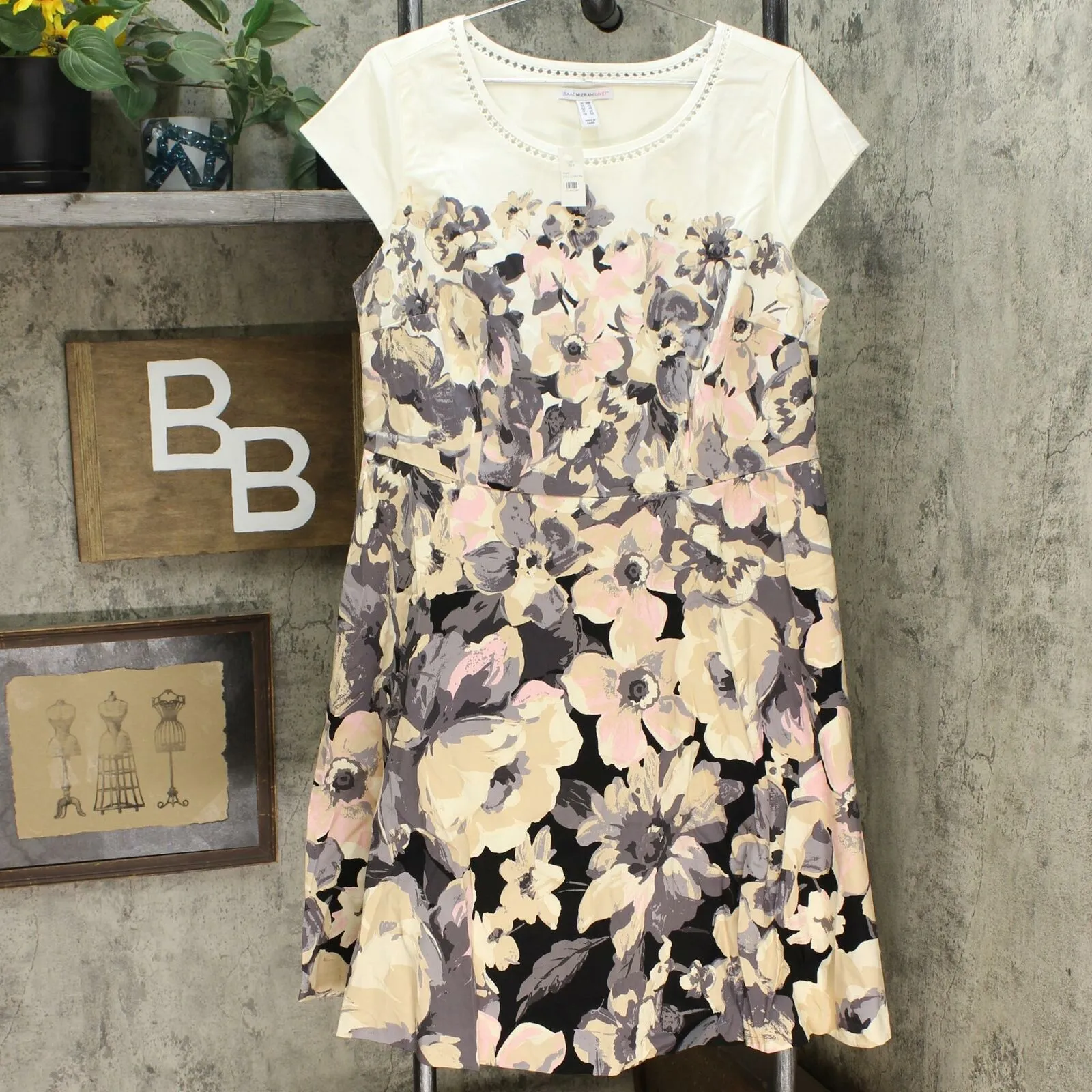 NWT Isaac Mizrahi Live! Engineered Floral Print Woven Dress. A376803-Plus 18W